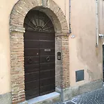 Mono Corso Italia * سيرولو